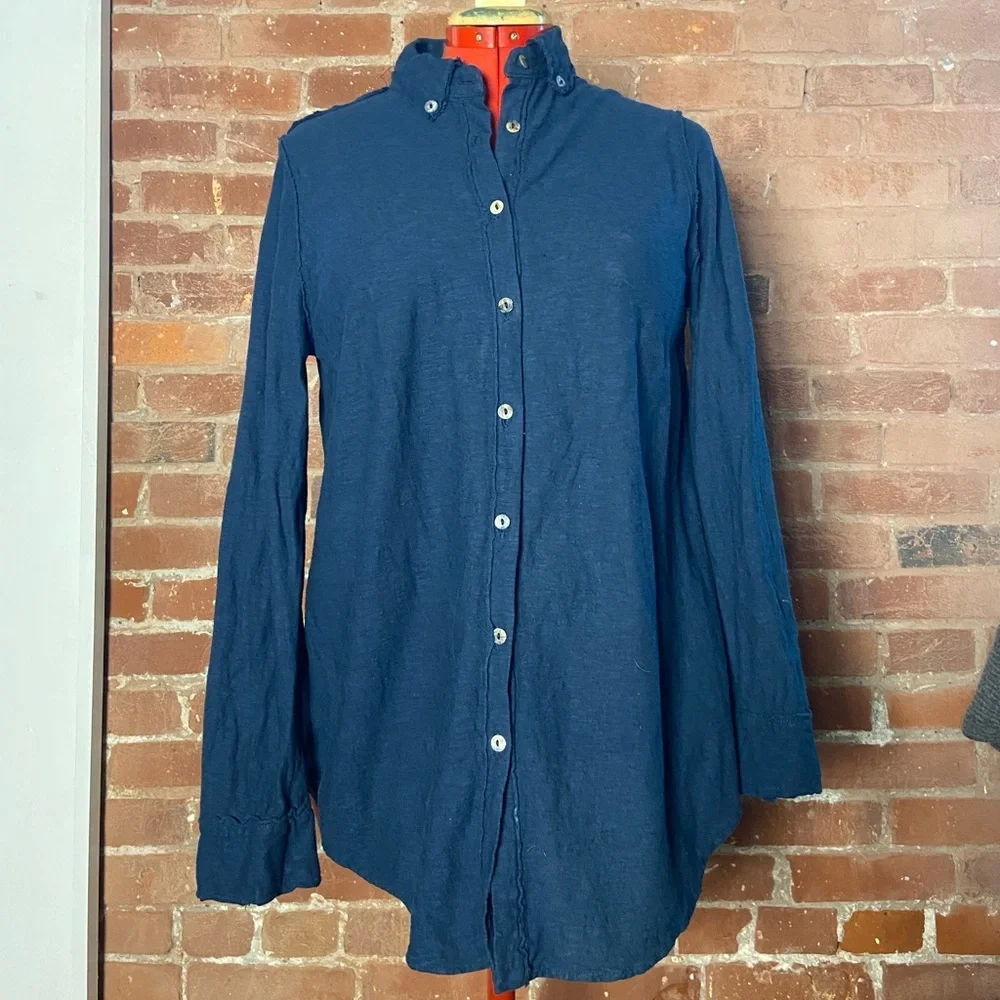 Like new-Cut Loose Relaxed Button Down in blue, S - Picture 2 of 11